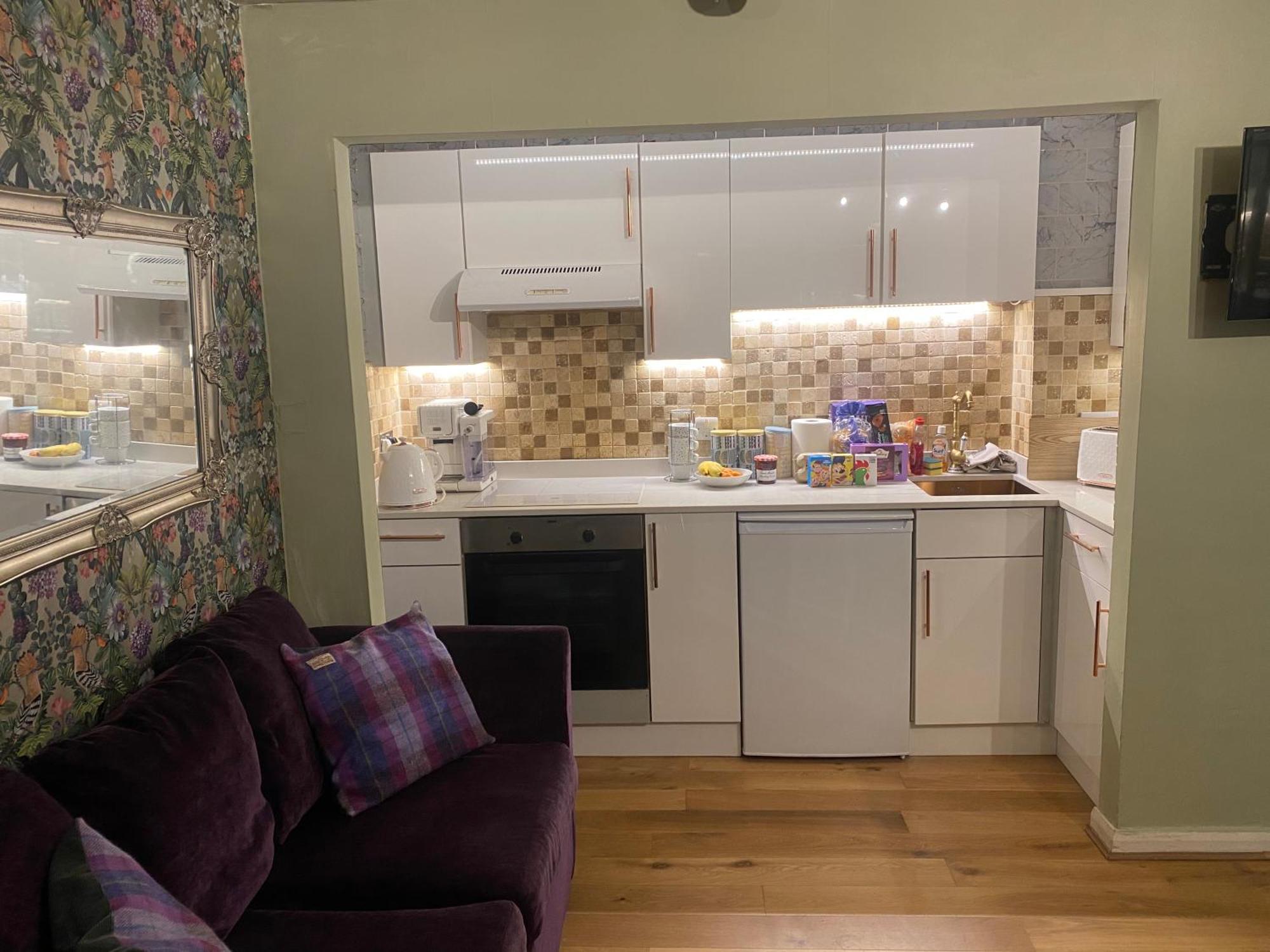 Quiet Lower Floor 2 Bed City Apartment With Private Patio Garden Bath Luaran gambar