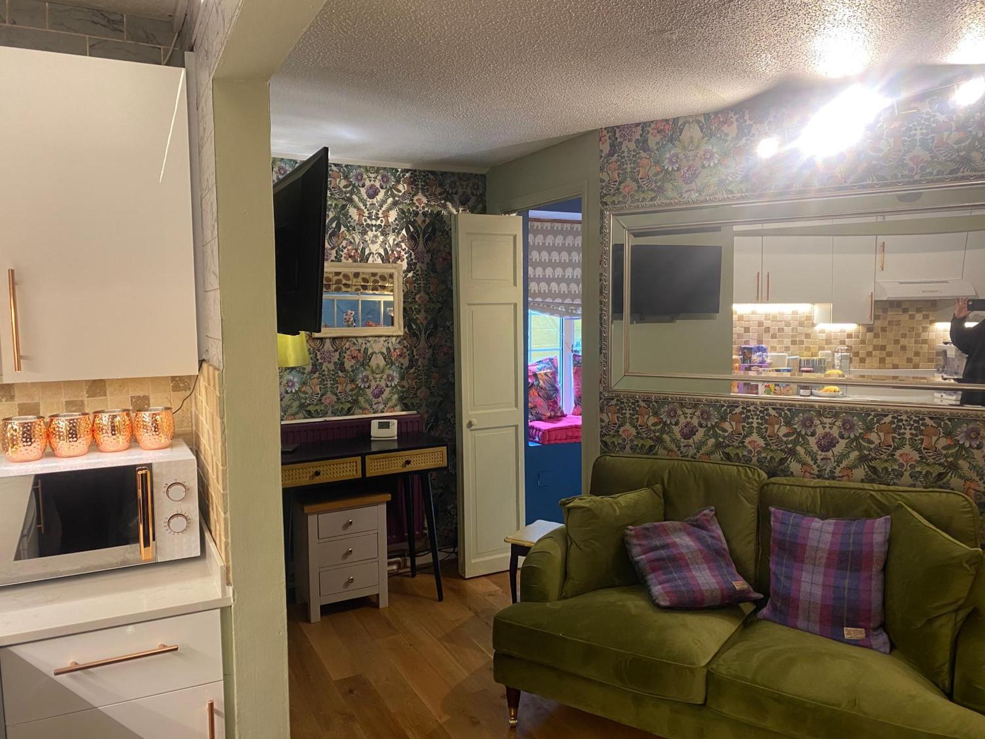 Quiet Lower Floor 2 Bed City Apartment With Private Patio Garden Bath Luaran gambar
