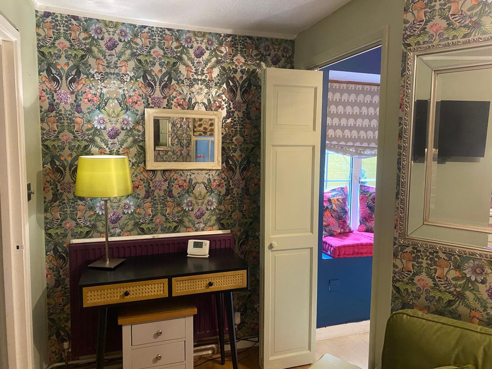 Quiet Lower Floor 2 Bed City Apartment With Private Patio Garden Bath Luaran gambar