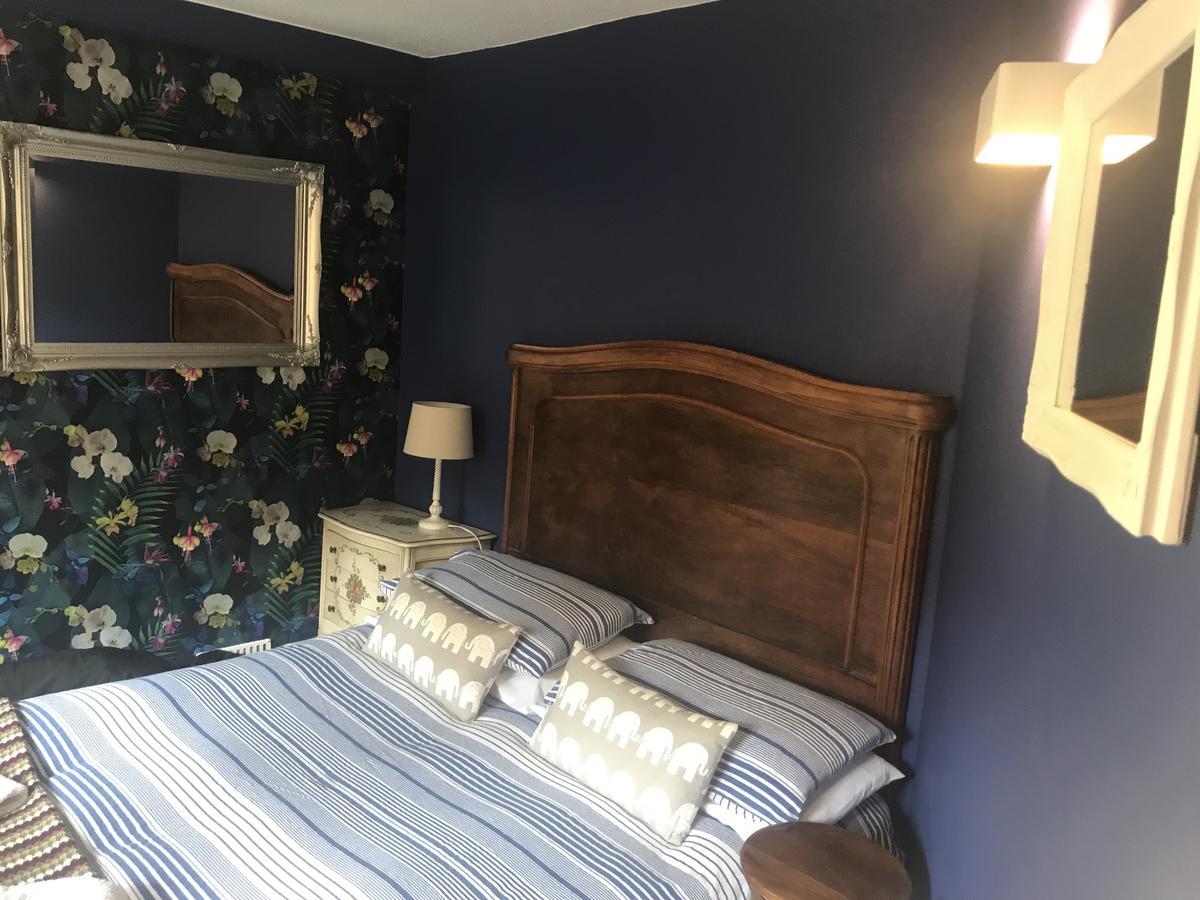 Quiet Lower Floor 2 Bed City Apartment With Private Patio Garden Bath Luaran gambar